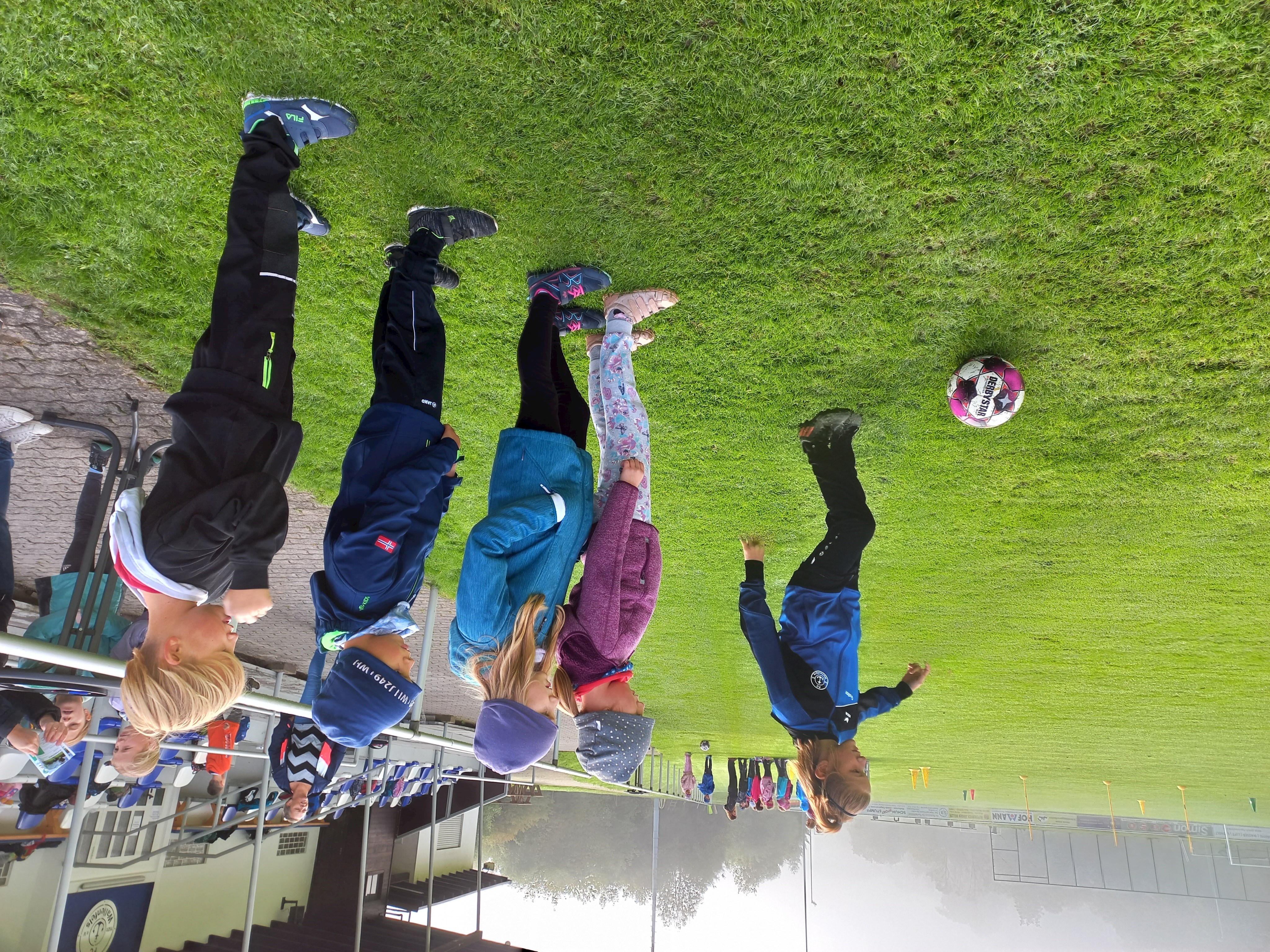 Eindrücke vom Fußballtag Leider haben wir keinen Alternativtext zu diesem Bild, aber wir arbeiten daran.